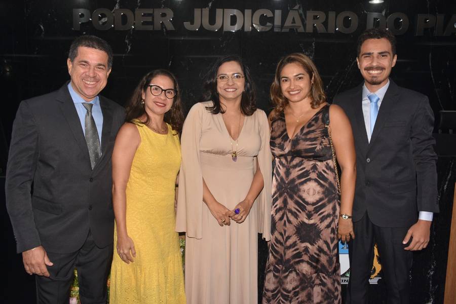 Juíza Keylla Ranyere assume presidência da AMAPI como a primeira mulher no cargo
