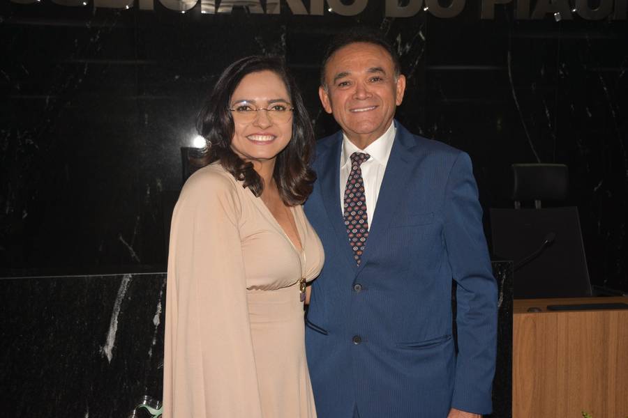 Juíza Keylla Ranyere assume presidência da AMAPI como a primeira mulher no cargo