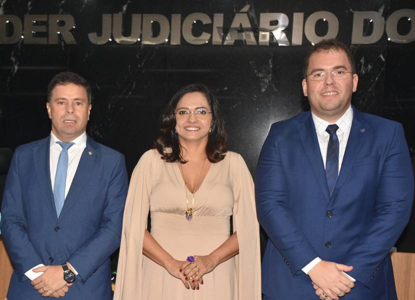 Juíza Keylla Ranyere assume presidência da AMAPI como a primeira mulher no cargo