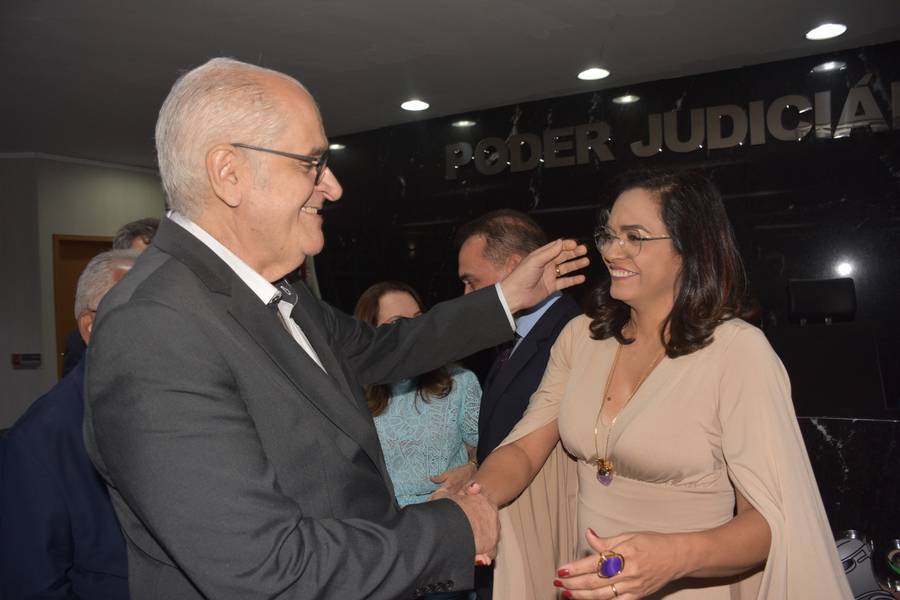 Juíza Keylla Ranyere assume presidência da AMAPI como a primeira mulher no cargo