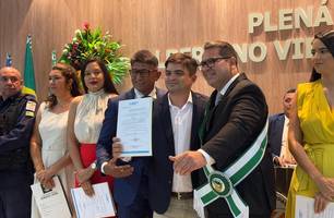 Júnior Carvalho toma posse como prefeito de Demerval Lobão (Foto: Lourrany Meneses/ Conecta Piauí) Júnior Carvalho toma posse como prefeito de Demerval Lobão (Foto: Lourrany Meneses/ Conecta Piauí)