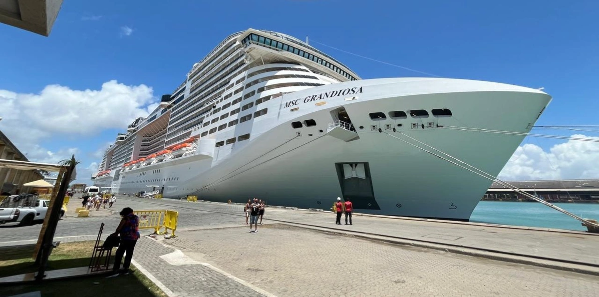 Norovírus: surto em cruzeiro de luxo deixa 127 pessoas com diarreia