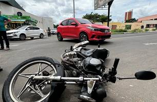 Novo acidente envolvendo carro e moto é registrado na avenida Homero, em Teresina (Foto: Conecta Piauí) Novo acidente envolvendo carro e moto é registrado na avenida Homero, em Teresina (Foto: Conecta Piauí)