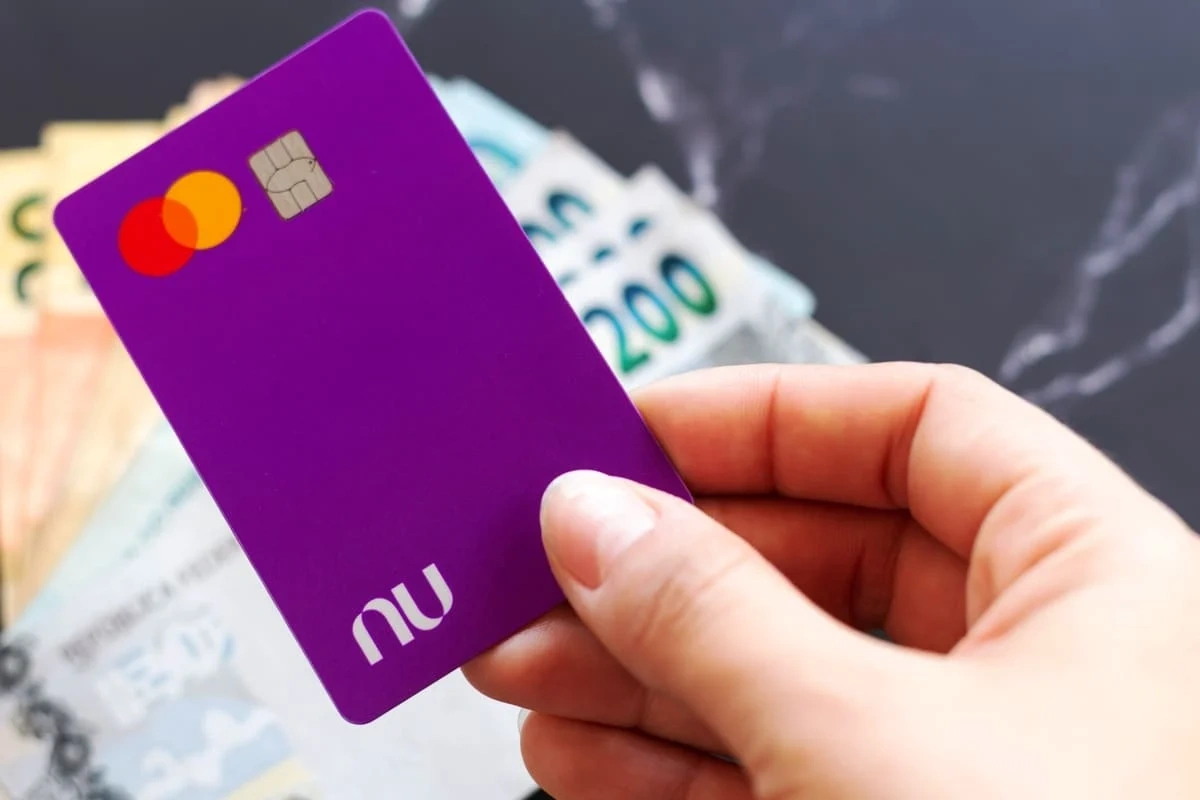 Nubank ultrapassa Itaú em número de clientes e se torna o 3º maior banco do Brasil