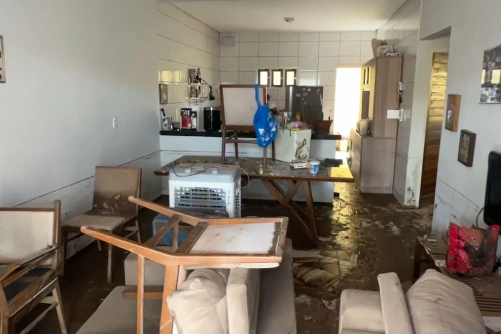 "Pensei que ia morrer": mulher relata momento que água invadiu sua casa em Picos