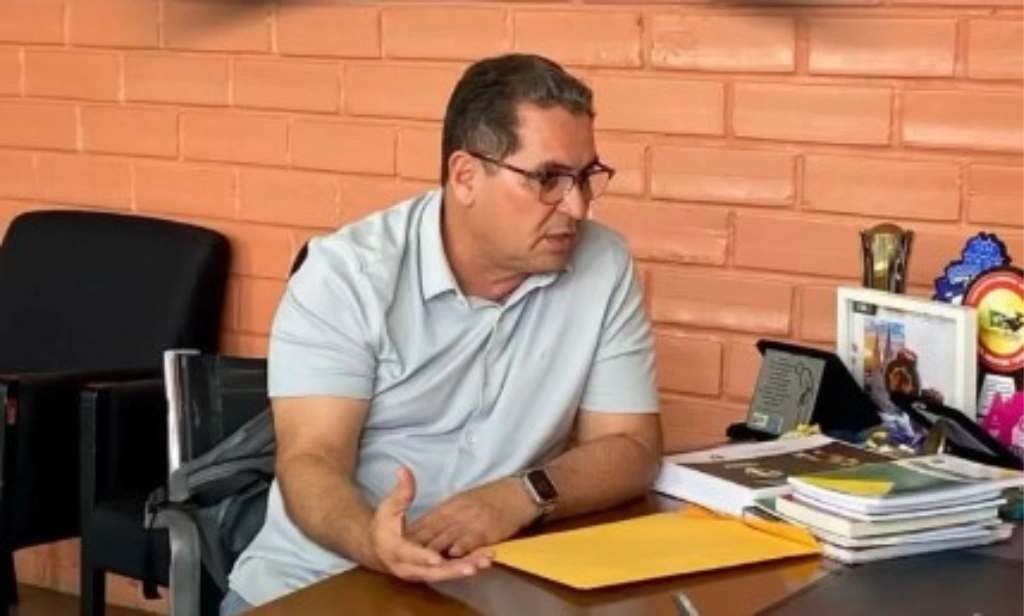 Prefeito de Demerval Lobão busca investimentos ao esporte em reunião na SECEPI