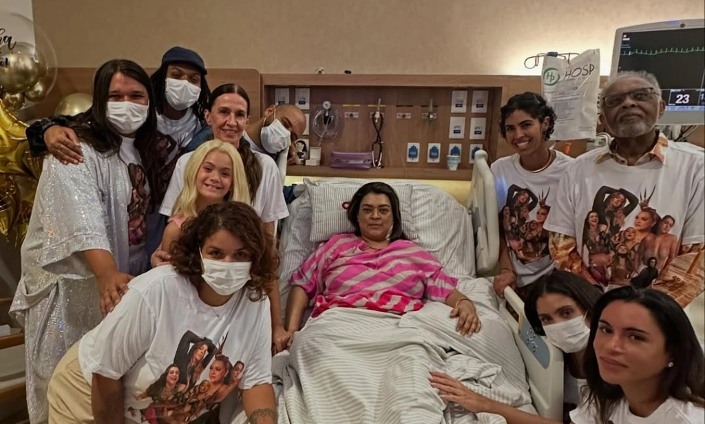 Preta Gil inicia 2025 com mensagem de esperança após deixar UTI ao lado da família