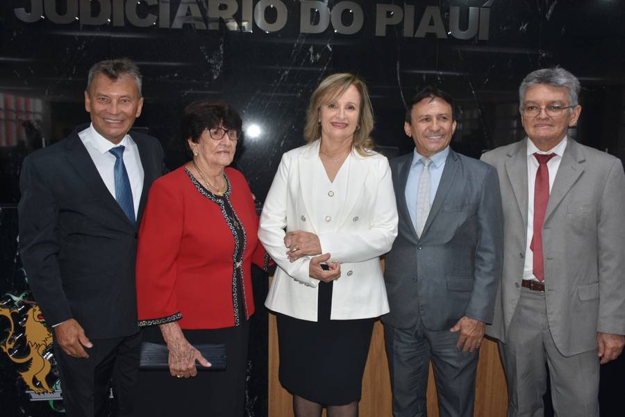 Valdênia Moura assume como juíza substituta no TJ-PI