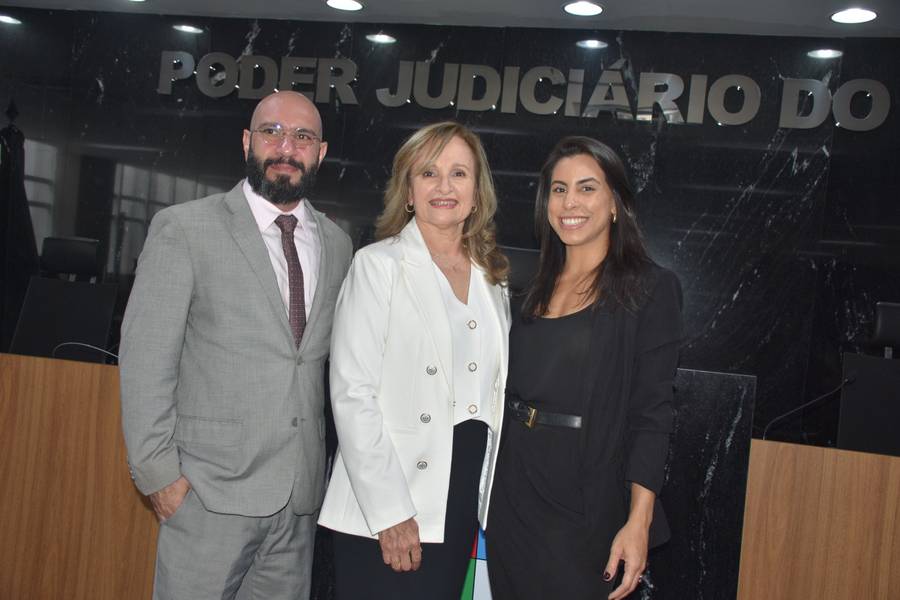 Valdênia Moura assume como juíza substituta no TJ-PI