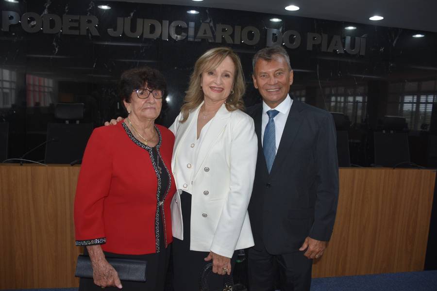 Valdênia Moura assume como juíza substituta no TJ-PI