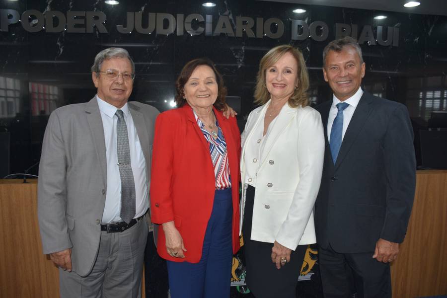 Valdênia Moura assume como juíza substituta no TJ-PI