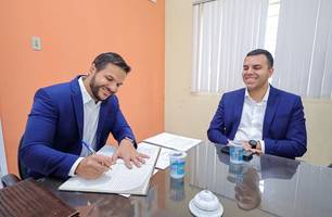 Washington Bandeira assina ordem de serviço para modernização do Conselho Estadual de Educação (Foto: Governo do Piauí)