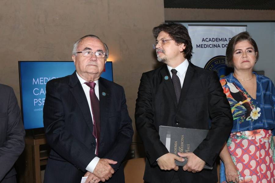 Academia de Medicina do Piauí realiza cerimônia de posse em noite prestigiada