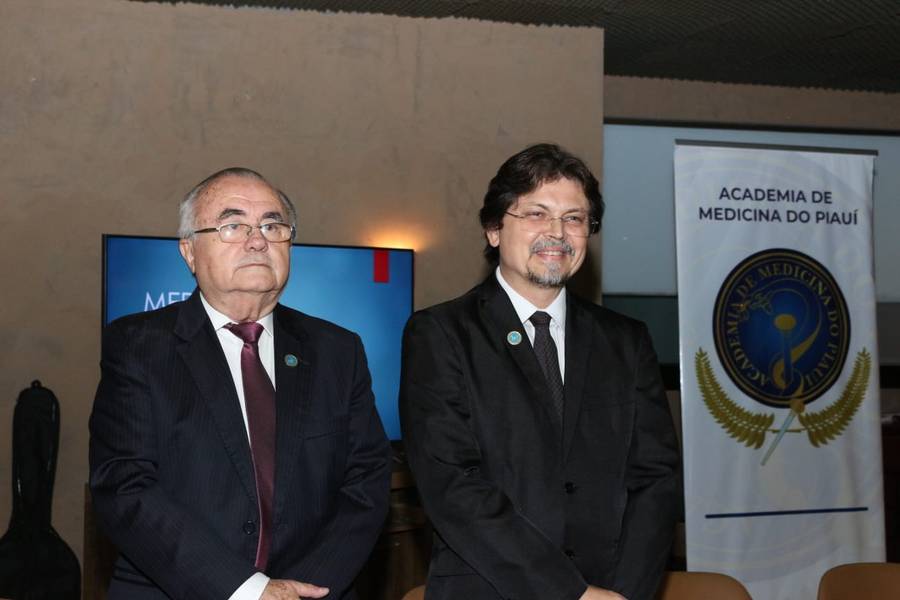 Academia de Medicina do Piauí realiza cerimônia de posse em noite prestigiada