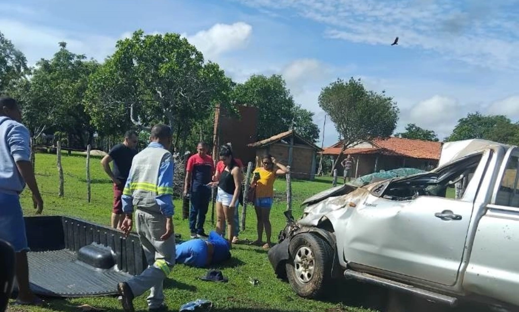 Acidente de carro em Esperantina