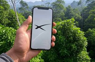 Apple e Starlink firmam parceria para integrar internet via satélite aos iPhones (Foto: Imagem gerada por IA) Apple e Starlink firmam parceria para integrar internet via satélite aos iPhones (Foto: Imagem gerada por IA)