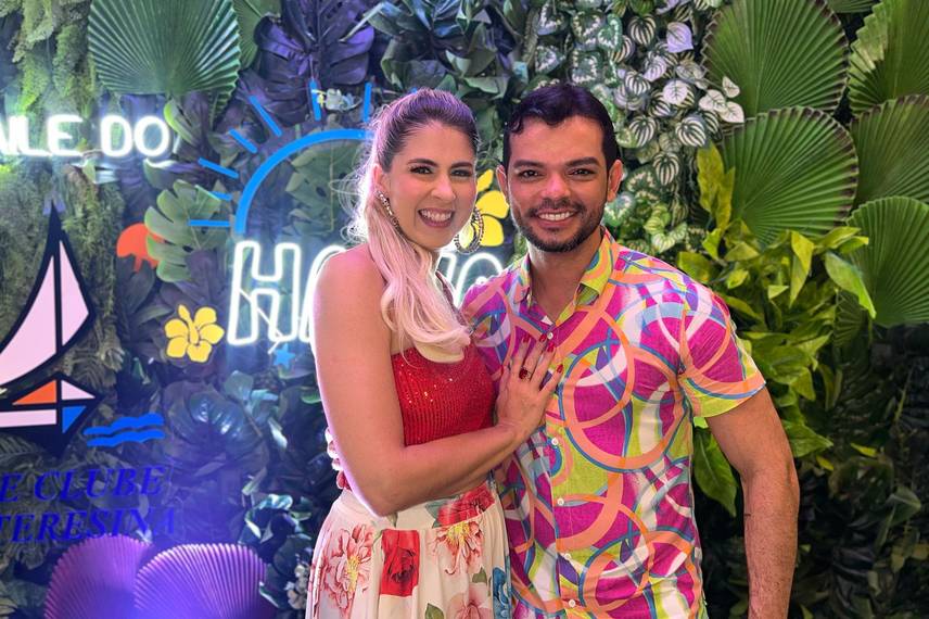 Baile do Hawaii anima foliões no Iate Clube de Teresina Baile do Hawaii anima foliões no Iate Clube de Teresina