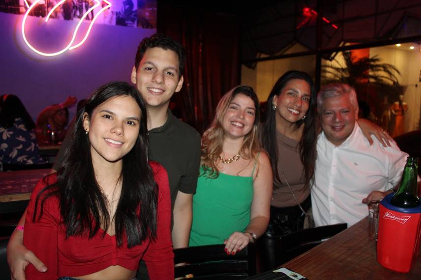 Banda Top Gun agita a noite na Zero Grau Choperia com muito rock e animação