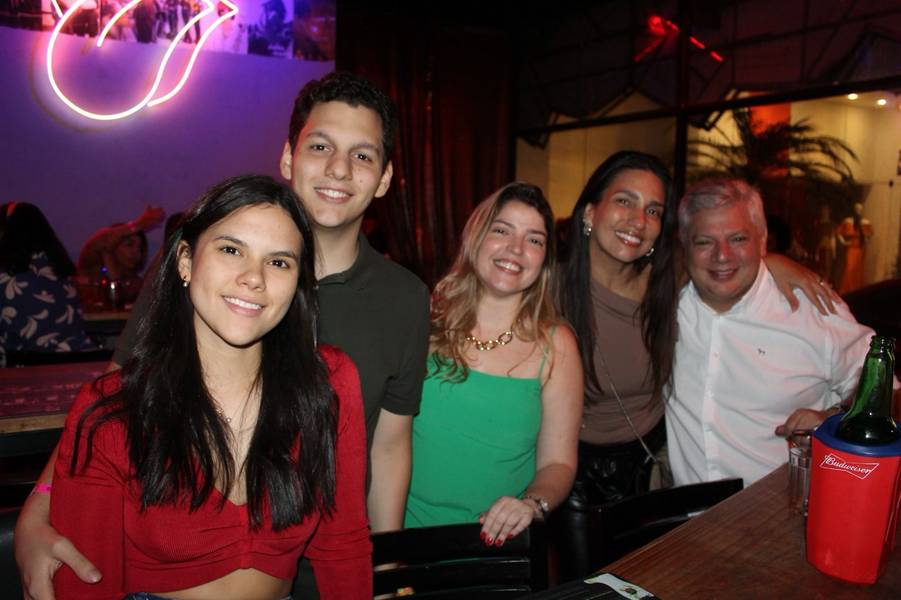 Banda Top Gun agita a noite na Zero Grau Choperia com muito rock e animação