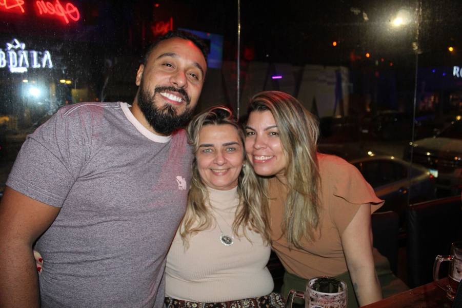 Banda Top Gun agita a noite na Zero Grau Choperia com muito rock e animação