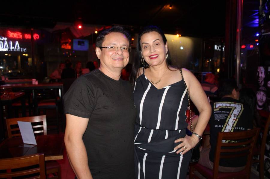 Banda Top Gun agita a noite na Zero Grau Choperia com muito rock e animação