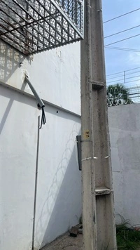 Criminosos roubaram fiação elétrica do local