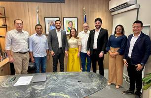 Curso de medicina em Floriano: Francisco Costa e Dr. Marcus Vinícius se reúnem com reitoria da UFPI para tratar da estrutura e implantação (Foto: Divulgação) Curso de medicina em Floriano: Francisco Costa e Dr. Marcus Vinícius se reúnem com reitoria da UFPI para tratar da estrutura e implantação (Foto: Divulgação)