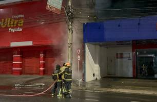 Curto-circuito provoca princípio de incêndio em drogaria na Frei Serafim (Foto: Conecta Piauí) Curto-circuito provoca princípio de incêndio em drogaria na Frei Serafim (Foto: Conecta Piauí)