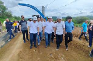 Governador autoriza recuperação da PI-375 e leva investimentos para Santana do PI (Foto: Conecta Piauí) Governador autoriza recuperação da PI-375 e leva investimentos para Santana do PI (Foto: Conecta Piauí)
