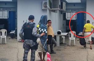 Homem é preso por tráfico de pássaros silvestre ao fugir de blitz em Teresina (Foto: Conecta Piauí) Homem é preso por tráfico de pássaros silvestre ao fugir de blitz em Teresina (Foto: Conecta Piauí)