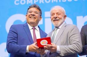 Lula entrega Selo Ouro de compromisso com a alfabetização ao Piauí (Foto: Reprodução)