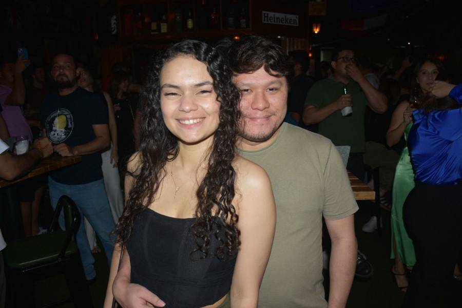 Noite de rock no Locomotiva Irish Pub agita jovens na zona Leste de Teresina