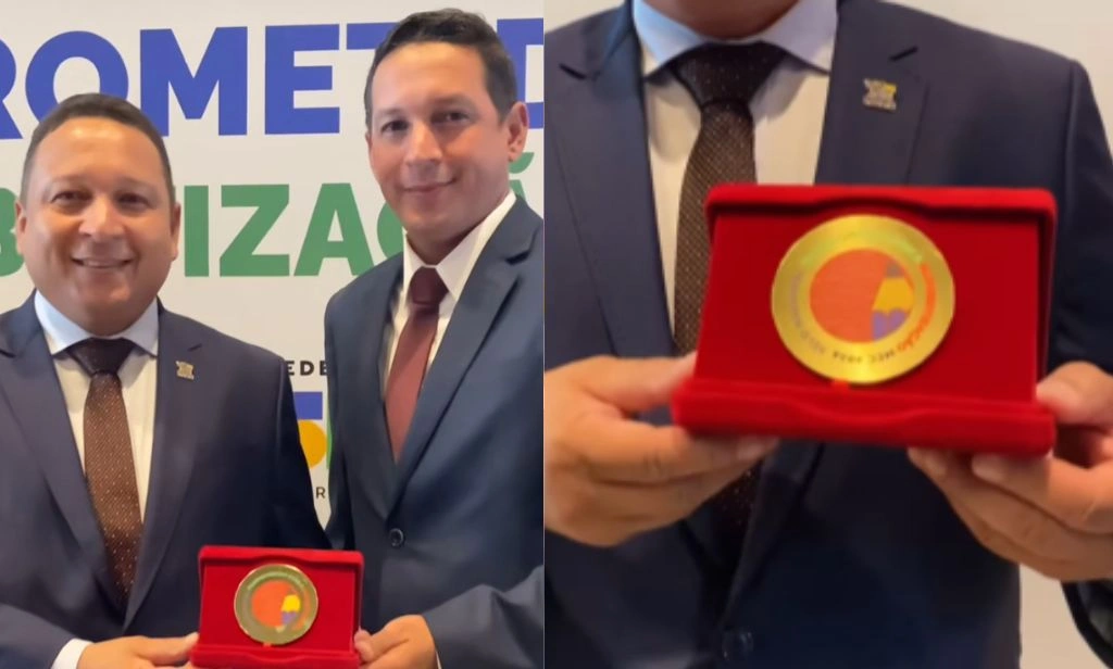 Prefeito de Alvorada do Gurguéia recebe selo de ouro pela alfabetização infantil