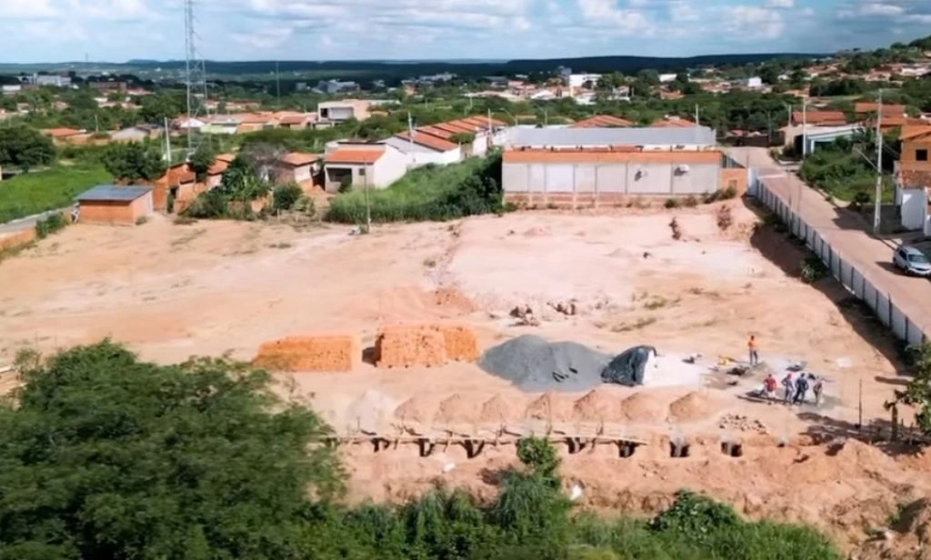 Prefeitura de Bom Jesus inicia mega construção da nova sede da Creche Tio Patinhas