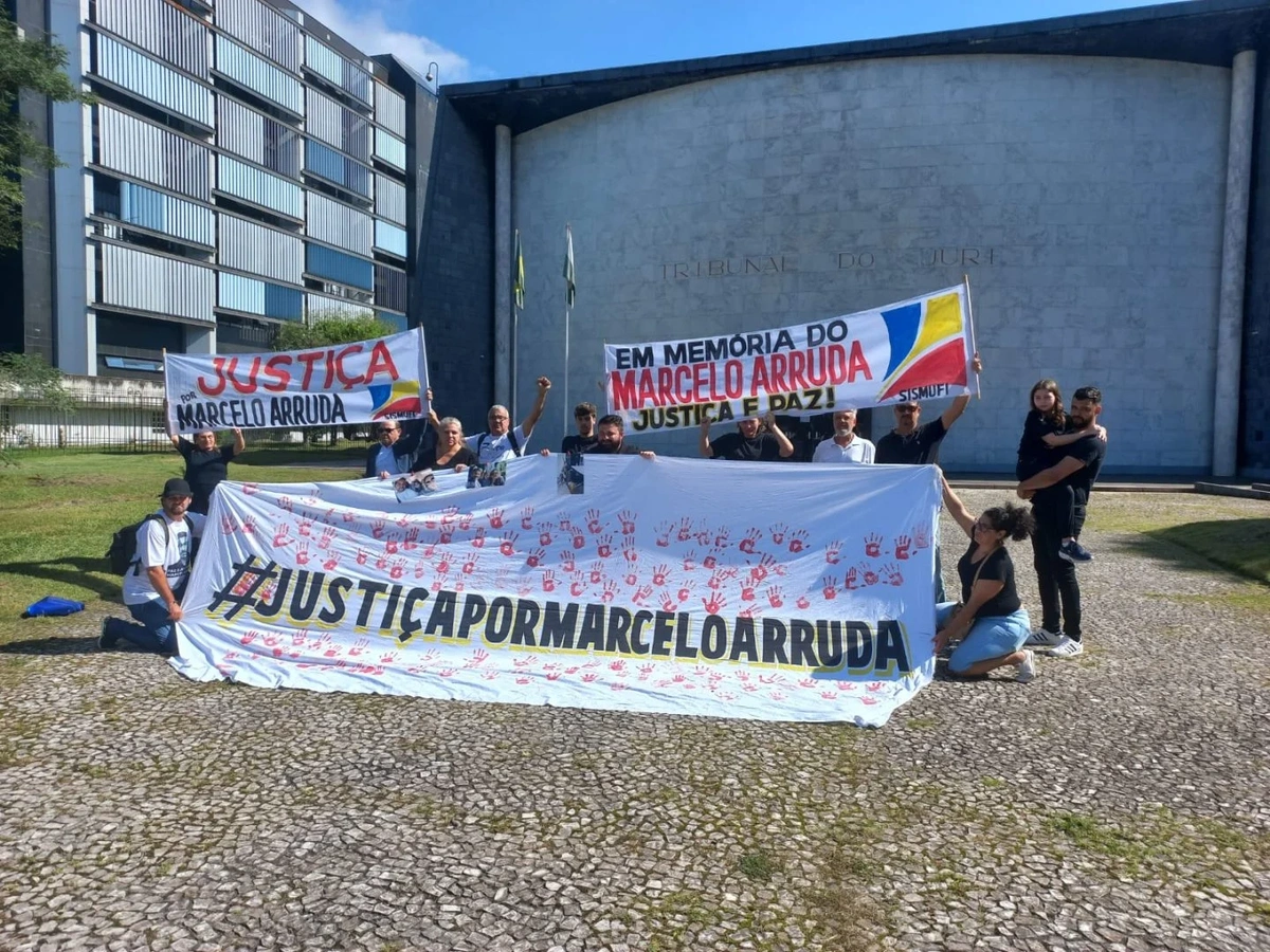 Protesto clamando justiça por Marcelo Arruda