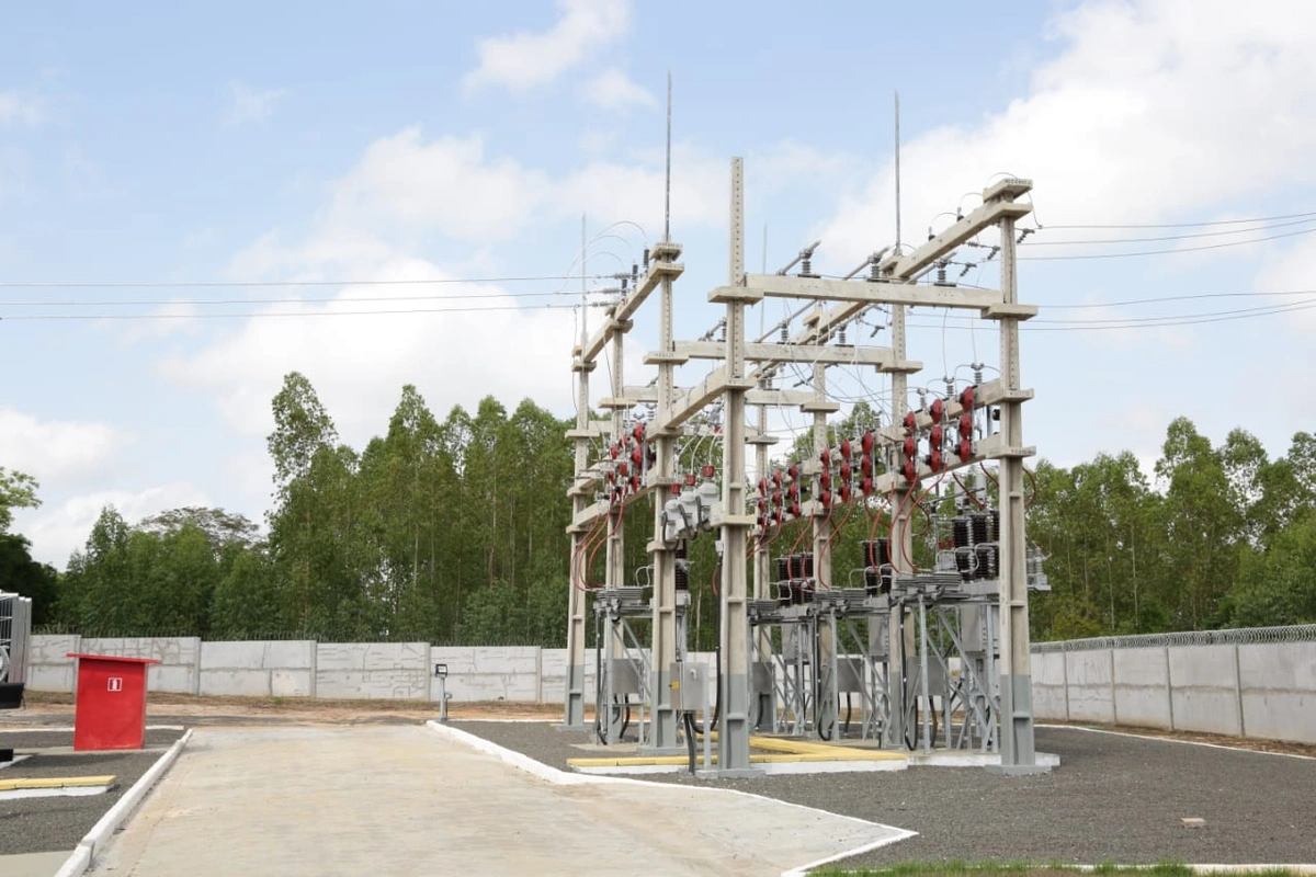 Quatro trabalhadores sofrem descarga elétrica durante manutenção de poste no Piauí