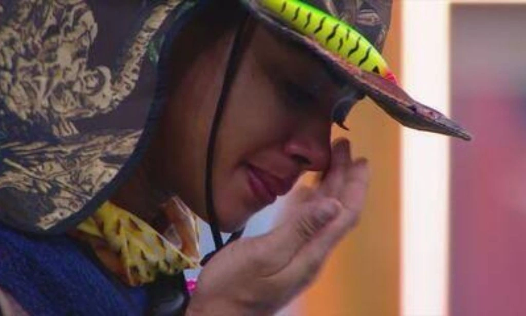 BBB 25: Aline chora no monstro e desabafa sobre deboches de rivais