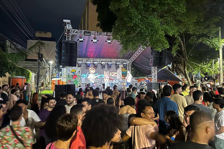 Bloco da Liberdade agita Centro de Teresina e resgata essência do carnaval de rua Bloco da Liberdade agita Centro de Teresina e resgata essência do carnaval de rua