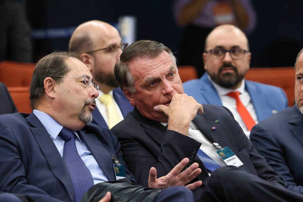 Bolsonaro em julgamento por Golpe de Estado