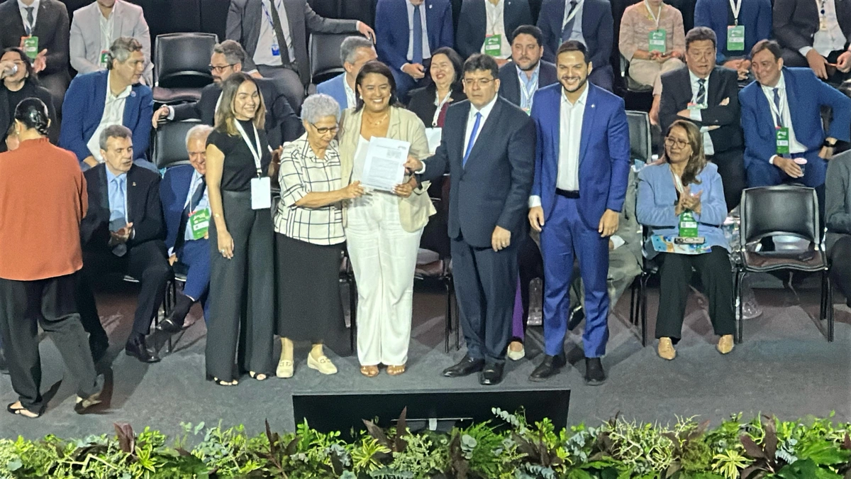 Camila Barbosa assina Pacto pela Primeira Infância para Lagoa do Piauí