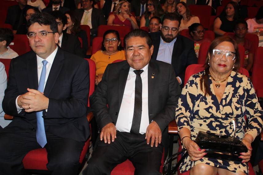 Carla Yáskar é reconduzida ao cargo de Defensora Pública Geral do Piauí Carla Yáskar é reconduzida ao cargo de Defensora Pública Geral do Piauí