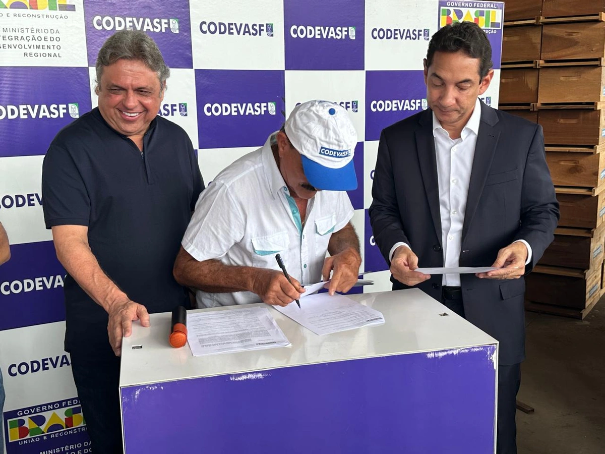 Codevasf entrega patrulhas agrícolas a dois municípios piauienses
