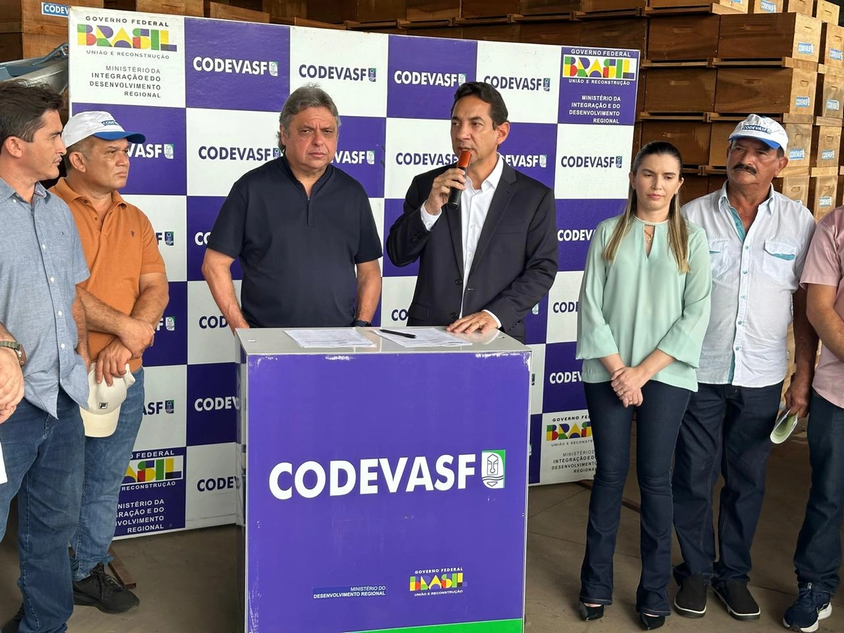 Codevasf entrega patrulhas agrícolas a dois municípios piauienses