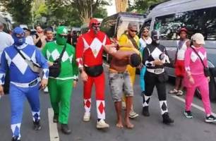 De ‘Power Rangers’, policiais prendem suspeito de furtar celulares no Carnaval de SP (Foto: Reprodução)