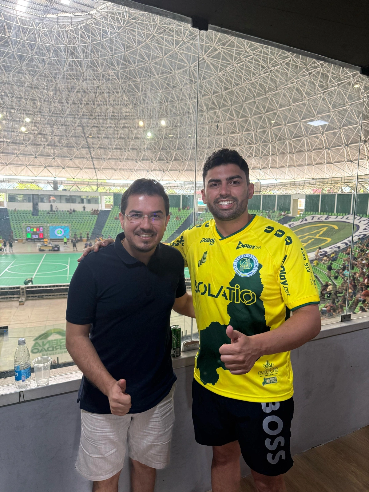 Draga Alana e Marcelo Martins acompanham jogo do CAP em Teresina