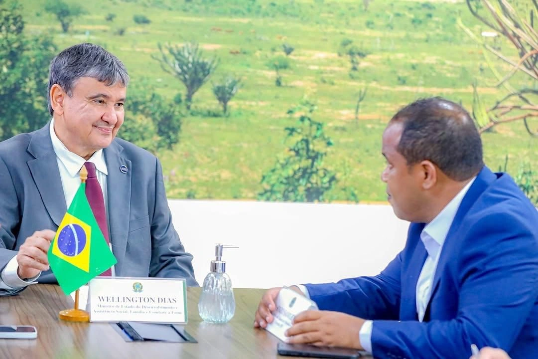 Enzo Samuel articula parceria entre MDS e UFPI para capacitação do CadÚnico