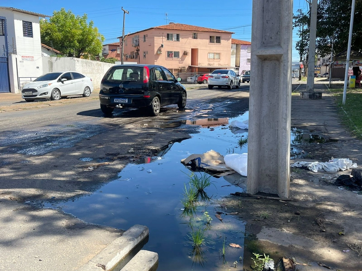 Esgoto a céu aberto em Teresina
