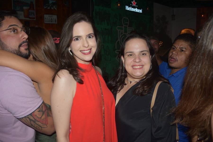 Galera jovem agita Locomotiva Irish Pub neste sábado (08)