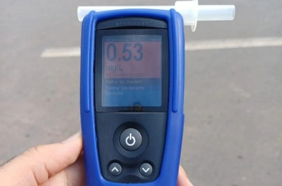 Homem é preso por embriaguez no trânsito após causar acidente em Bom Jesus