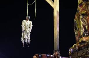 'Homem Enforcado' no carro abre-alas da Tatuapé assusta público no Anhembi (Foto: Reprodução/Fábio Tito/g1)